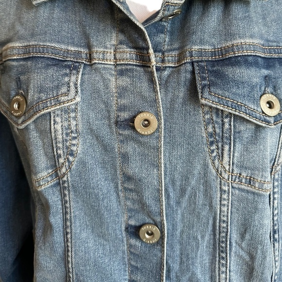 Torrid Denim Fitted Trucker Button down Jacket Size 3 - Picture 8 of 17